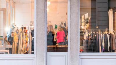 Modni ustvarjalci in obrtniki iz FJK in Slovenije bodo v Semeniški ulici št. 12 predstavljali, razstavljali in prodajali svoje stvaritve