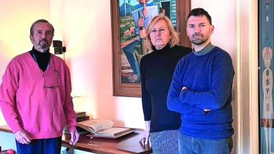 Sergij Premru s predsednico NŠK Marizo Skerk in zgodovinarjem Štefanom Čokom (NŠK)