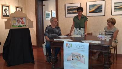 Z desne Jelena Sitar, Katerina Ferletič in Igor Cvetko na včerajšnji predstavitvi v Galeriji Ars (FOTO ALE)