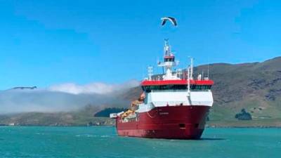 Ladja Laura Bassi je po 38 dneh plovbe priplula na Novo Zelandijo