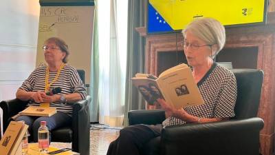 Ivana Suhadolc (desno) na pordenonskem Prazniku knjige in svobode (BIP)