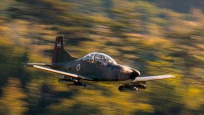 Na Osrednjem vadišču Slovenske vojske Postojna še usposabljajo piloti letal Pilatus in posadke helikopterjev Cougar (SLOVENSKA VOJSKA/FACEBOOK) BORUT CIRNSKI)