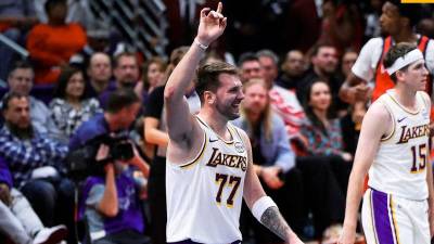 Veselje Luke Dončića po tekmi (LOS ANGELES LAKERS/FACEBOOK)