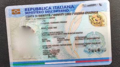 V nekaterih občinah FJK je mogoče zaprositi za italijansko-slovensko osebno izkaznico