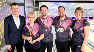 Predsednica Nataša Pirc Musar s pokalom (FACEBOOK)