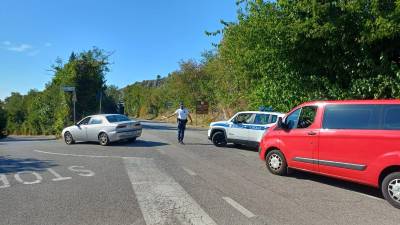 Zapora na cesti, ki iz Selc vodi v Doberdob (IL GORIZIANO)