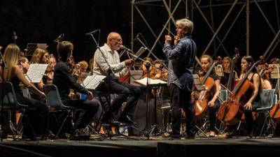 European Spirit of Youth Orchestra in Igor Coretti Kuret na koncertu s Paolom Rumizem (FACEBOOK)