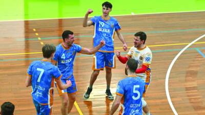 Odbojkarji članske ekipe športnega združenja Soča (TIBALDI)