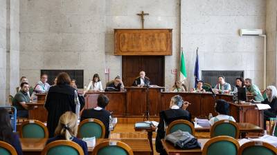 Vrečka, ki so jo preiskovalci nekaj ur po umoru 89-letne Isabelle Tregnaghi je bila ena od osrednjih tem današnjega novega naroka na sojenju 58-letni Eriki Podmenich