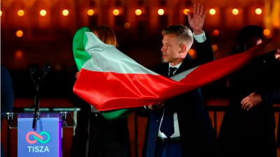 Zmagovalec volitev na Madžarskem Peter Magyar (ANSA)