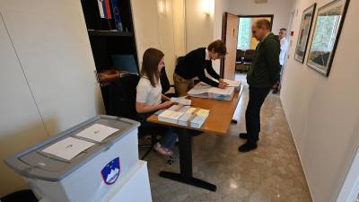 Referendumsko glasovanje na tržaškem konzulatu (FOTODAMJ@N)