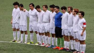Nogometaši Mladosti pred tekmo med minuto molka v spomin na nekdanjega preminulega predsednika Republike Italije Giorgia Napolitana (FOTODAMJ@N)