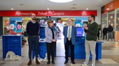 Dvojezičnost spodbujajo s »poljubi«