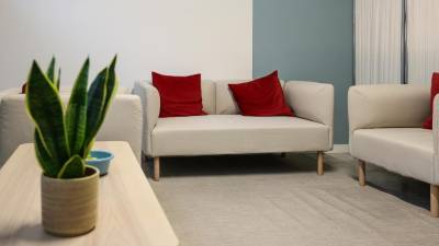 Travme zaradi izkušenj, kakršna je bila sogovornikova, društvo Donk zdravi v solidarnostni čakalnici v Ulici Udine