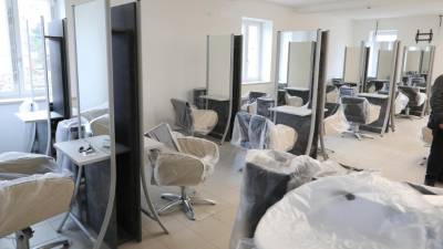 Oprema za dijake, ki se pripravljajo na poklic frizerja