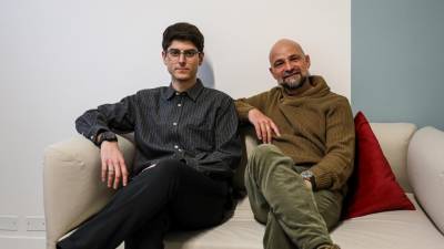 Z leve psiholog Davide Leonardo in operater Francesco Zanuttin