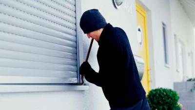 Ko nas ni doma, naj bodo okna zaprta in vrata zaklenjena