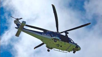 Poškodovanega soteskarja so s helikopterjem letalske policijske enote prepeljali v splošno bolnišnico Jesenice (LETALSKA POLICIJSKA ENOTA)