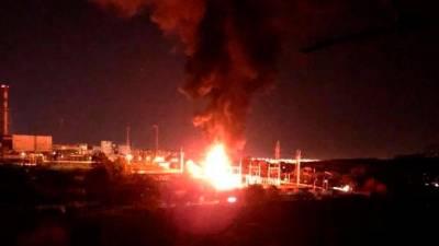 Naftno skladišče v Belgorodu je po obstreljevanju zagorelo (TWITTER)