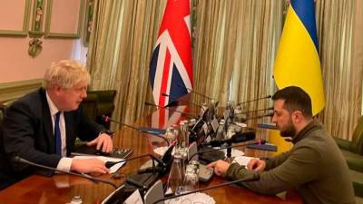 Boris Johnson in Volodimir Zelenski v Kijevu (TWITTER)
