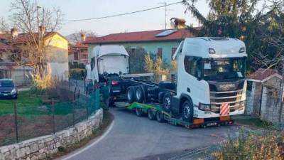 Tovornjaki v Mavhinjah (CETTOLO)
