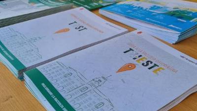 Priročnik je na razpolago v slovenščini in italijanščini