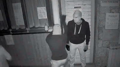 Tatovi na delu (ARHIV)