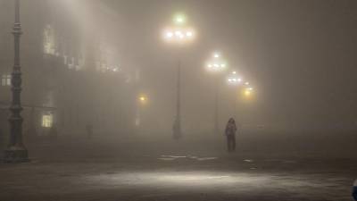 Veliki trg v Trstu v primežu megle (FOTODAMJ@N)