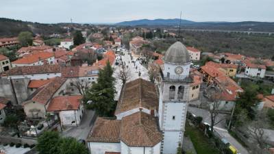 Pogled na središče Nabrežine (FOTODAMJ@N)