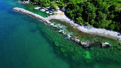 V času izvajanja del je prepovedan dostop na plažo pri Čupah pod Nabrežino