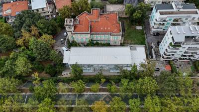 Montažna stavba v parku vile Haggiconsta (TEDESCHI/FOTODAMJ@N)