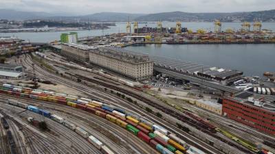 Pogled na tržaško pristanišče (FOTODAMJ@N)