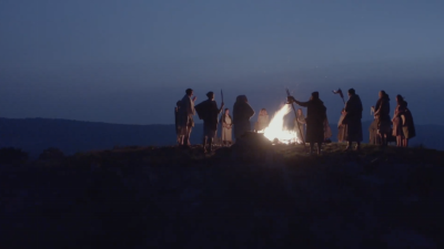 Na gradišču nad Korošci so uprizorili rituale ob ognju (ZAJEM ZASLONA)