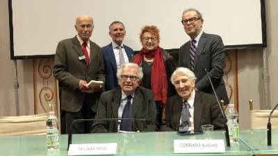 O Dimitriju Volčiču in njegovi knjigi so se včeraj popoldne v Rimu razgovorili številni njegovi sopotniki (FOTO IDE)