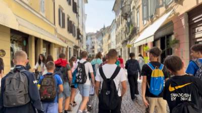 Ponujajo dve označeni poti (GOGO TOUR)