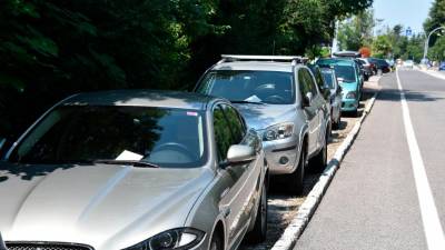 Oglobljeni avtomobili na Obalni cesti (FOTODAMJ@N)