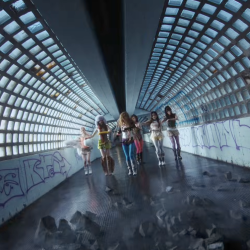 Prizor videospota pesmi Bang bang K-pop skupine IVE (ZAJEM ZASLONA)