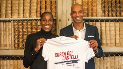 Fiona May in predsednik dru&amp;scaron;tva Promorun Michele Gamba