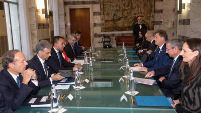 Včerajšnje srečanje med zunanjima ministroma Di Maiom in Cerarjem (ANSA)
