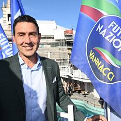Roberto Vannacci je predsednik stranke Nacionalna prihodnost (ANSA)