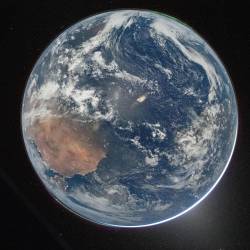 Fotografija Zemlje, ki so jo posneli astronavti misije Artemis 2