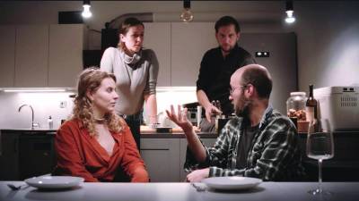 Prizor filma Zemljo krast (SFC)