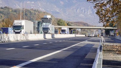 Mejni prehod med Štandrežem in Vrtojbo, kjer se začenja hitra cesta H4 (ARHIV)