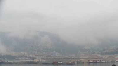 Pogled s pomola Bandiera proti Trstu ob 15.00 (VEDETTA.ORG)