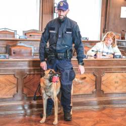 Conan s svojim spremljevalcem (OBČINA TRST)