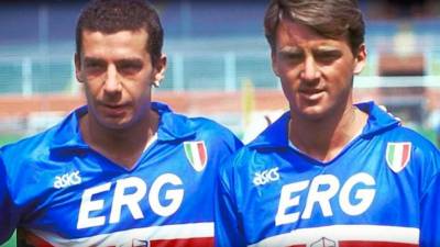 Napadalna »dvojčka« Gianluca Vialli (levo) in Roberto Mancini (ZAJEM ZASLONA)