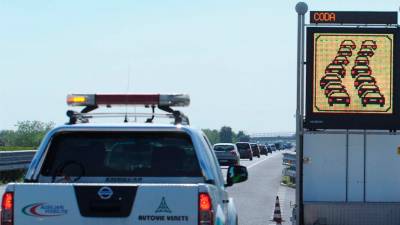 Na avtocesti A4 v smeri Trsta so popoldne nastajali zastoji zaradi nesreče (ARHIV)