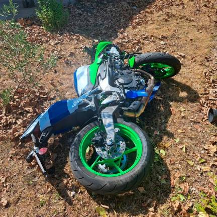 Na Majnicah trčila avtomobil in motor