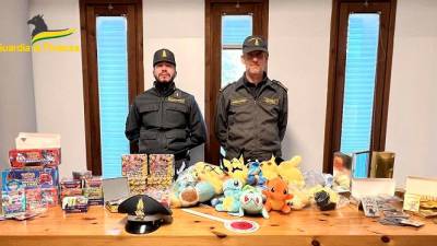 Finančni policisti so zasegli tovor ponarejenih plišastih igračk (FINANČNA POLICIJA)