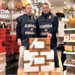 Finančni policisti so zasegli 10.000 pustnih artiklov, ki niso bili skladni z varnostnimi predpisi (FINANČNA POLICIJA)